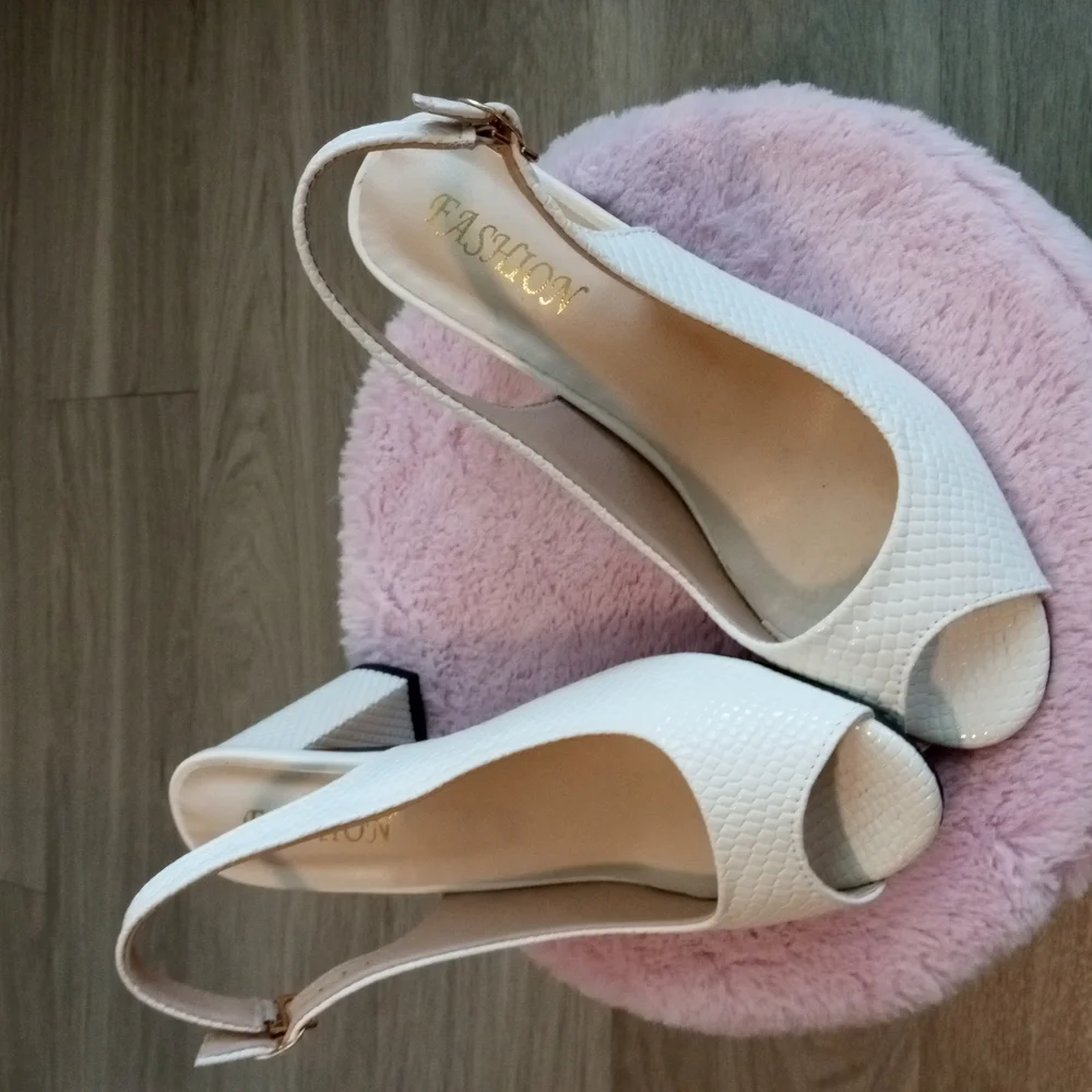 White Peep-Toe Slingback Heels - Picture 1 of 2
